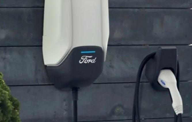 Fast Charger | Thoroughbred Ford in Kansas City MO